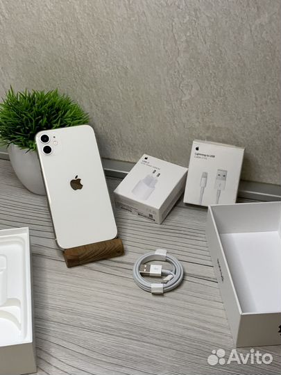 iPhone 11, 64 ГБ