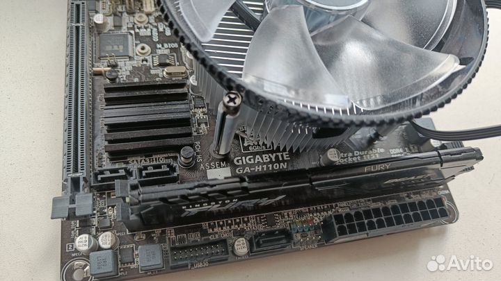 Материнская плата с процессором и оперативной памя