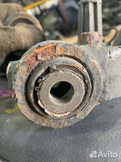 Кулак задний правый Volvo Xc 90 3.2 B6324S