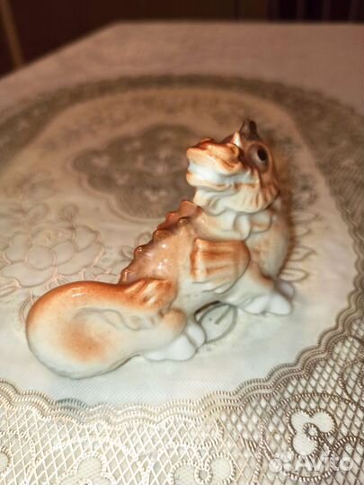Дракон фарфоровая фигурка лфз