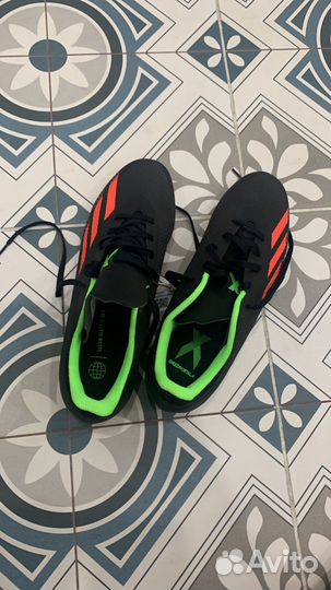 Футбольные бутсы adidas