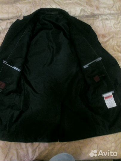 Продам новый костюм 46 размер