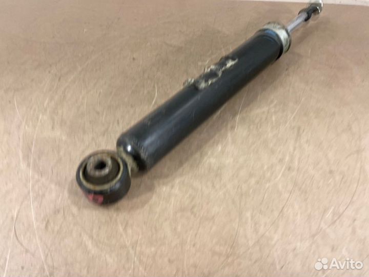 Амортизатор задний Infiniti Jx35 Qx60 L50 VQ35DE