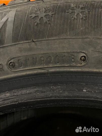 Dunlop Grandtrek Ice 02 215/60 R17