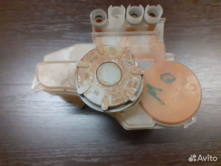 Бачок для соли от посудомоечной машины Bosch