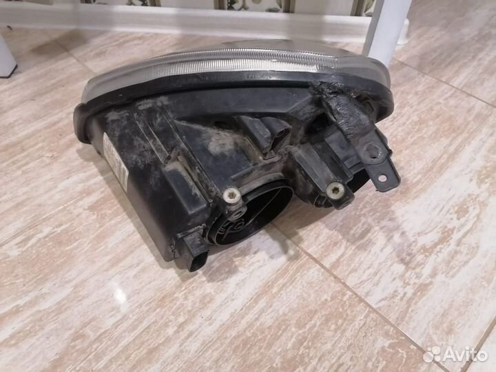 Фара правая на приору, и стоп фонарь задний левый