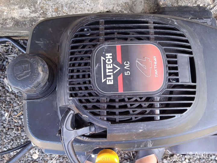 Бурения ям под столбы