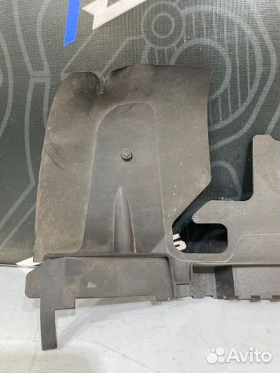 Воздуховод радиатора правый Audi A6 C6 BDW 2005