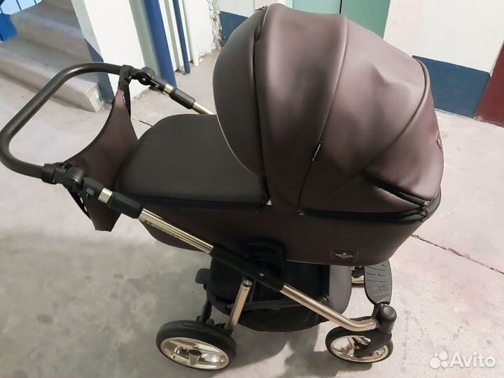 Продаю коляску 2 в 1 Adamex