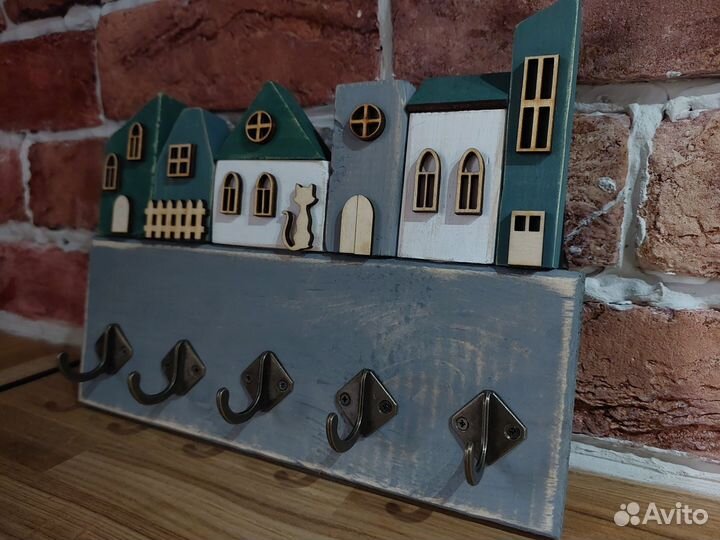 Ключница с домиками