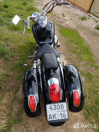 Продаю мотоцикл Honda shadow400