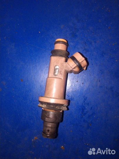 Топливная форсунка Toyota Celsior UCF30 3uzfe