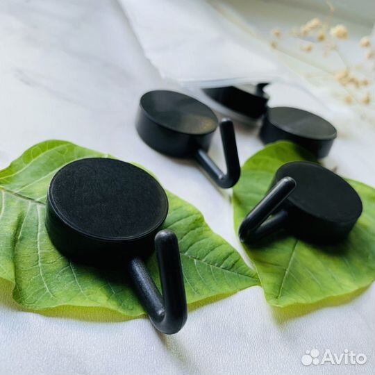 Черные крючки самоклеющиеся для кухни, ванной