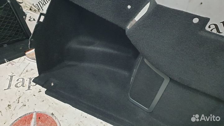 Обшивки багажника Рестайл на Mercedes-Benz W211