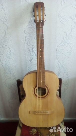 Акустическая гитара (бронь)