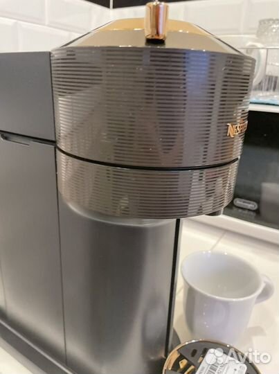 Капсульная кофеварка Nespresso NV120 + капсулы