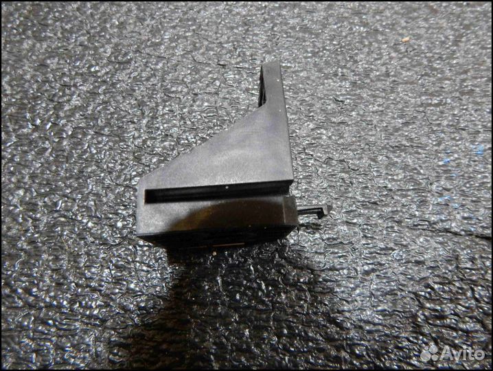 Крепление фары правой Audi Q5 FY