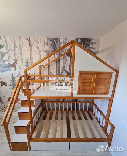 Двухъярусная кровать