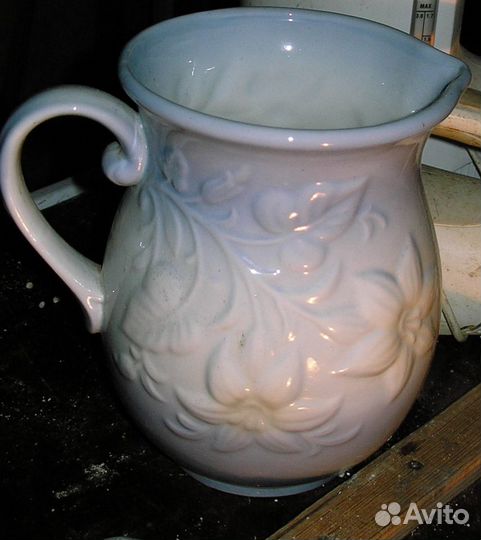 Кувшины и посуда фарфоровые