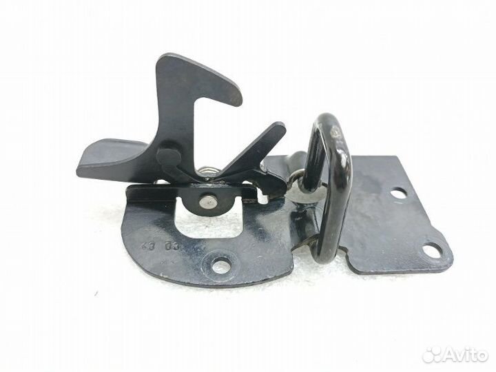 Крюк замка капота Audi Tt