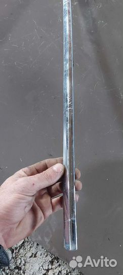 Молдинг двери передний левый средний на Volkswagen