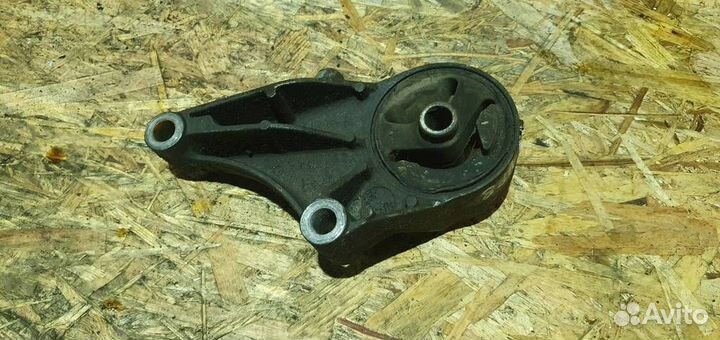 Опора двигателя передняя Opel Meriva B 2010-2018