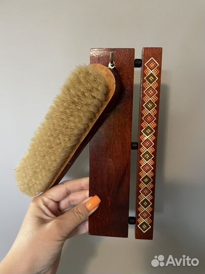 Щетка для обуви на стену