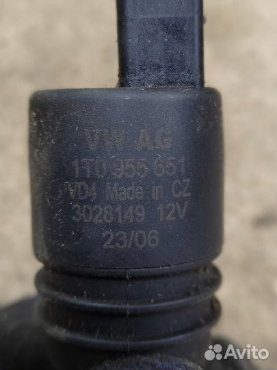 Мотор стеклоомывателя лобового стекла VAG