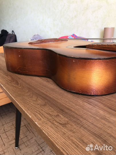 Классическая гитара шестиструнная