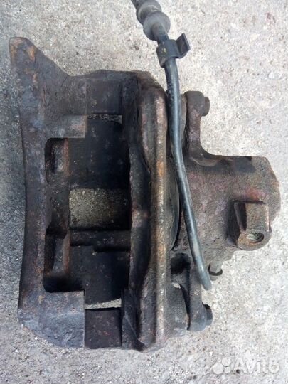 Суппорт передний правый для Мерседес W202