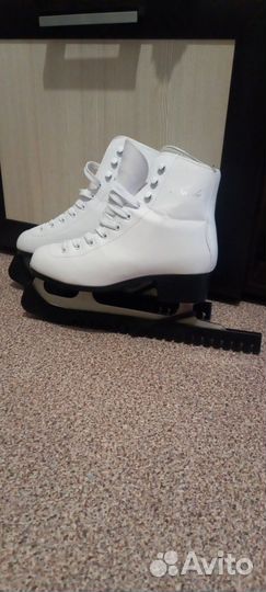 Коньки фигурные Nikole