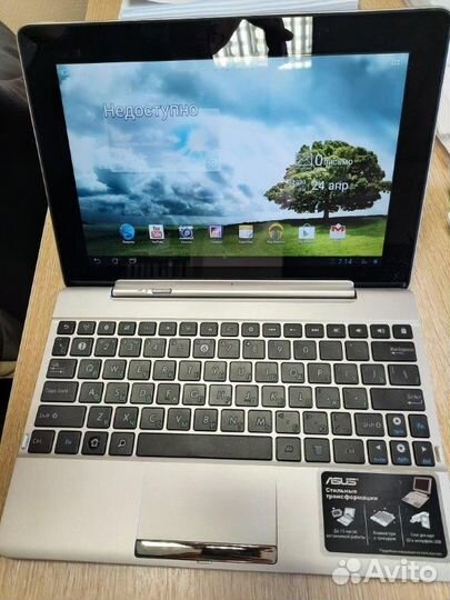 Asus Transformer PAD TF300T планшет с док-станцией