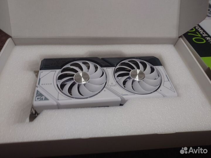 Видеокарта asus GeForce RTX 4070 White Dual OC Edi