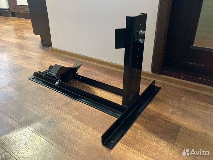 Ловушка-фиксатор для колеса мотоцикла