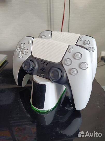 Зарядка для джойстиков PS5