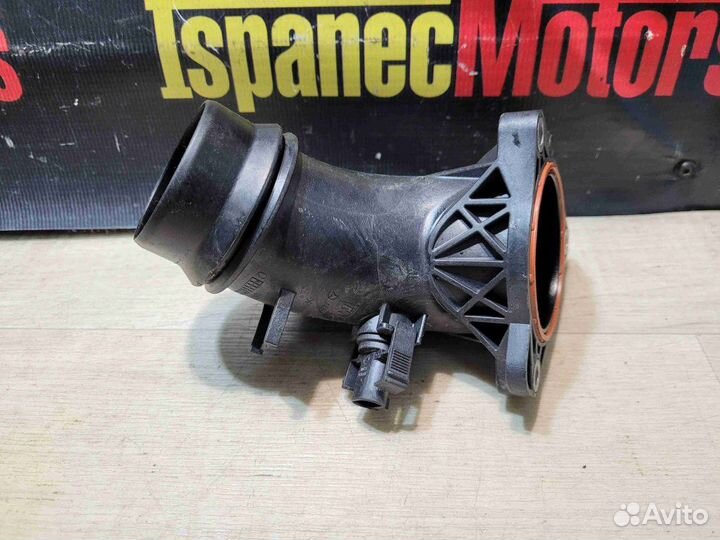 Фланец (тройник) системы охлаждения Mercedes-Benz