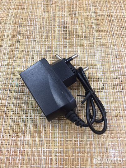 Блок питания 4.2V 0.5A разъем 3,5х1,35 (LP-85)