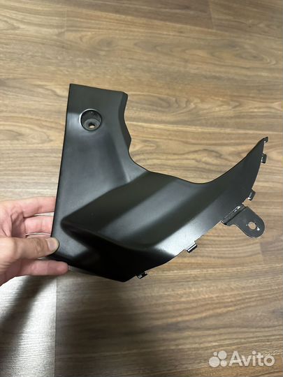 Нижний пластик suzuki gsxr 1000