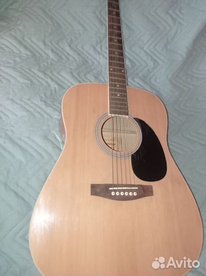Акустическая гитара