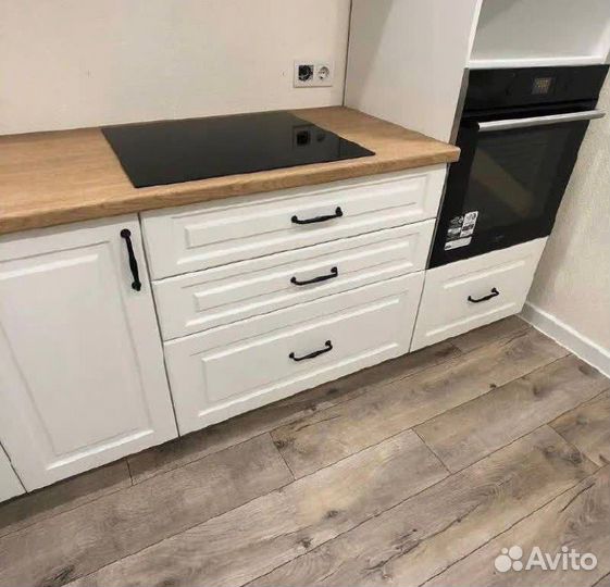 Кухонный гарнитур белый на заказ
