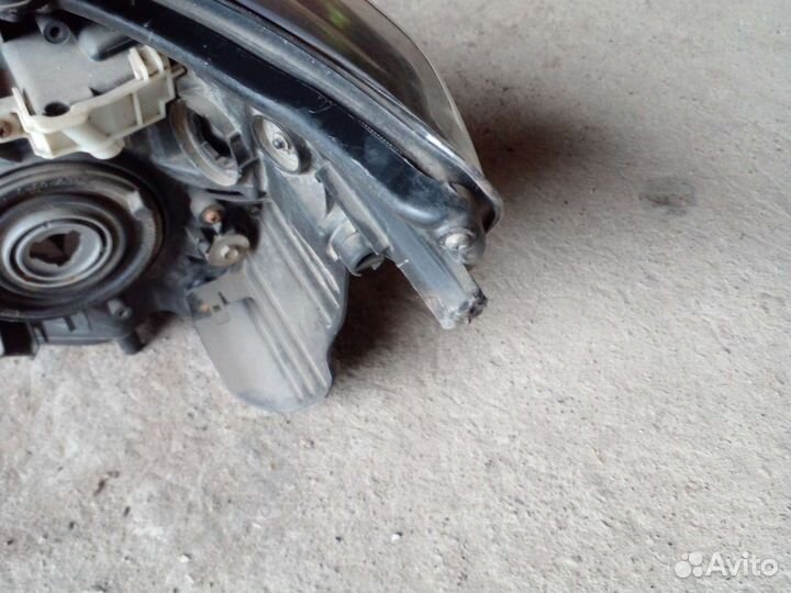 Фара правая Toyota Land Cruiser 200 2010 год