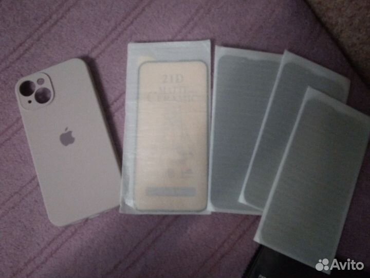 Чехол на iPhone 14