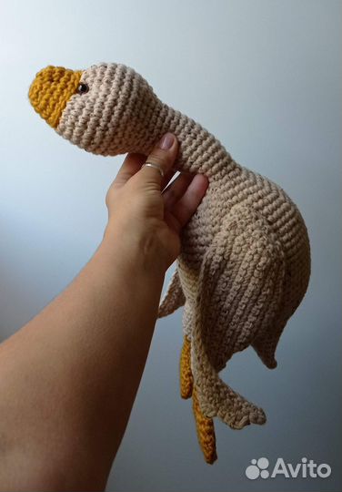 Вязаная игрушка гусь