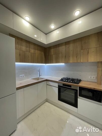 Кухонный гарнитур(цена за весь комплект)