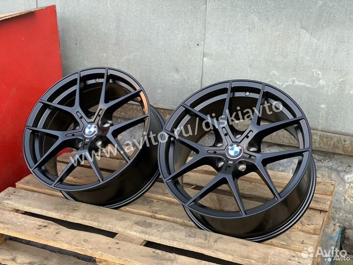 Разноширокие V103 black R20 5-120 для BMW F30