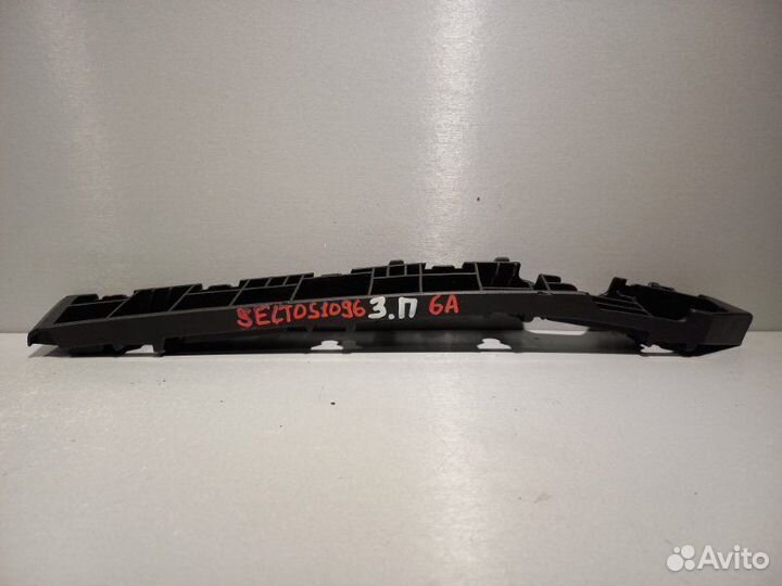 Кронштейн бампера задний правый Kia Seltos G4NH