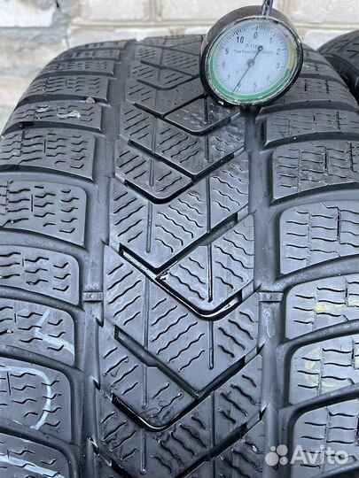 Pirelli Winter Sottozero 3 235/45 R18