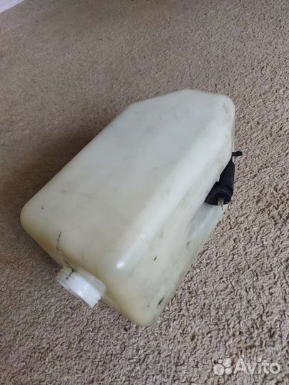 Бачок омывателя с моторчиком на Волгу