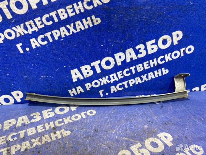 Направляющая стекла двери Faw Vita хэтчбек 2007