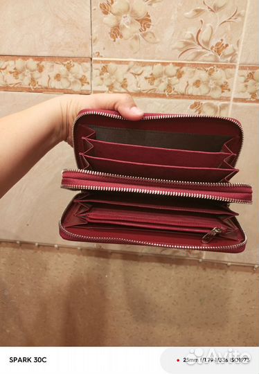 Кошельки кожаные женские